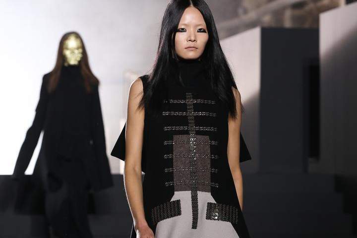 Rick Owens : Runway - Paris Fashion Week Womenswear Fall/Winter 2015/2016