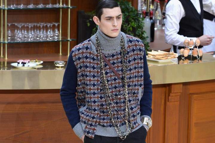Chanel : Runway - Paris Fashion Week Womenswear Fall/Winter 2015/2016
