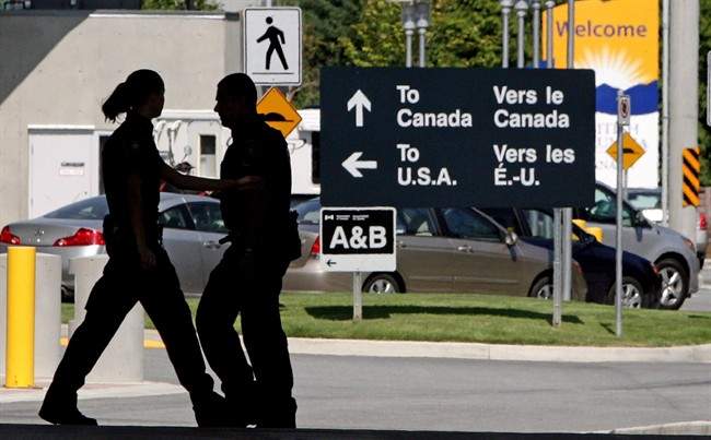 travel between Canada and U.S.