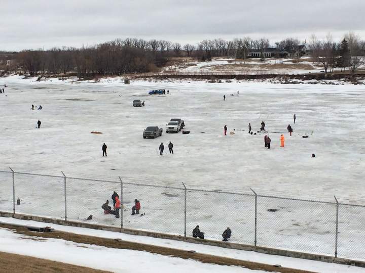 Lockport Manitoba Red River thin ice