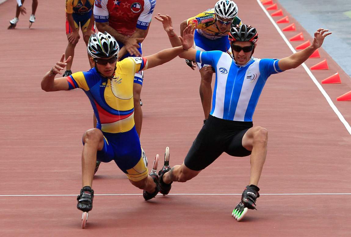 A close finish in men's roller speed skating at the 2011 Pan Am Games