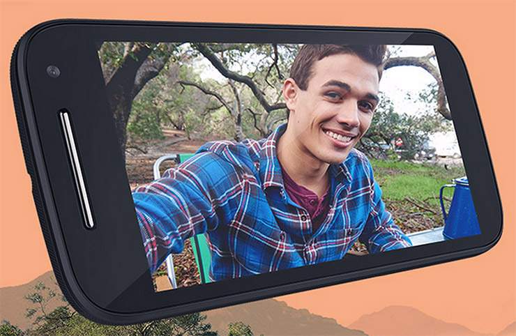 Samsung impresses while Motorola competes with low priced phones at MWC in Barcelona - image
