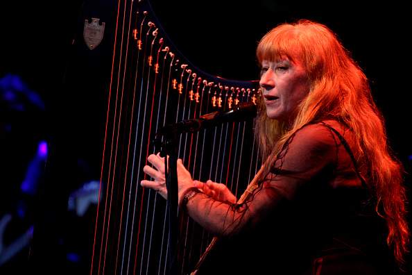 Loreena McKennitt .