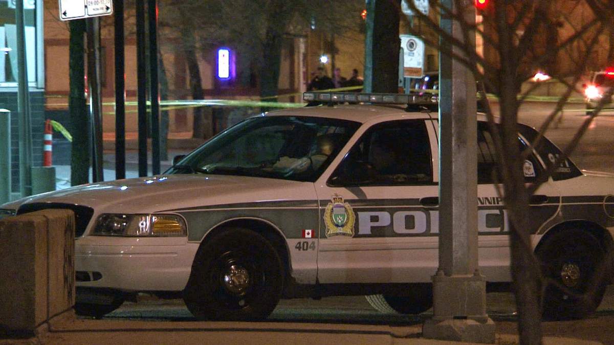 Winnipeg police on scene of a homicide on Hargrave St. on April 25, 2015