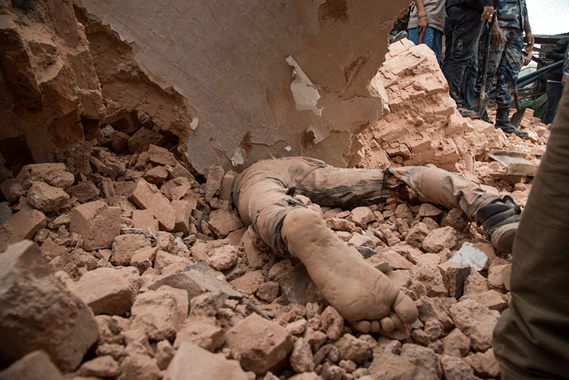 IN PHOTOS: Powerful images from the Nepal earthquake - image