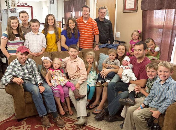 TLC pulls ‘19 Kids and Counting’ in wake of Josh Duggar molestation scandal - image