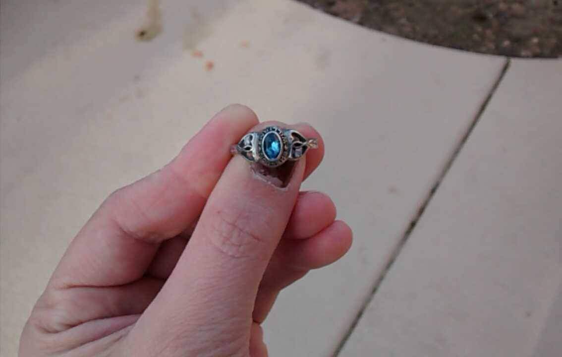 American woman seeks owner of lost Regina class ring - image