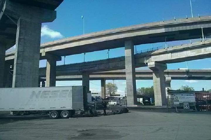 As Montrealers replace their winter tires with summer ones, residents in Lachine are facing an unsightly problem: thousands of tires have been left at an impromptu dump site off Notre-Dame Ouest, just beneath the Mercier on-ramp.
