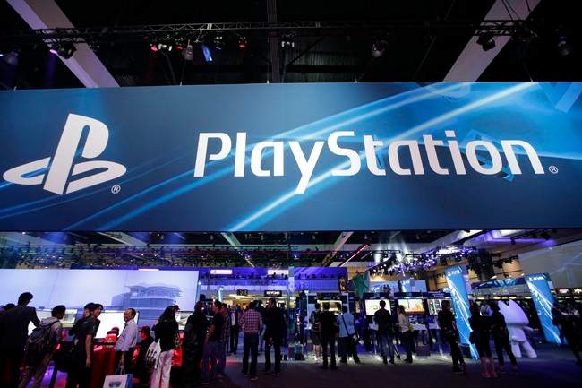 Hackers threaten to bring down Xbox, PlayStation networks on Christmas - image