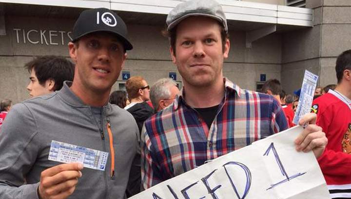 Saskatchewan PGA pro Graham DeLaet helps a hockey fan cross the Stanley Cup off his bucket list.