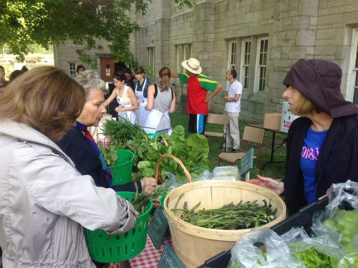 The NDG food market sells local produce at an affordable price.