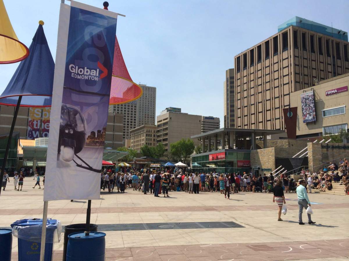 In photos: 2015 Edmonton International Street Performers Festival - image