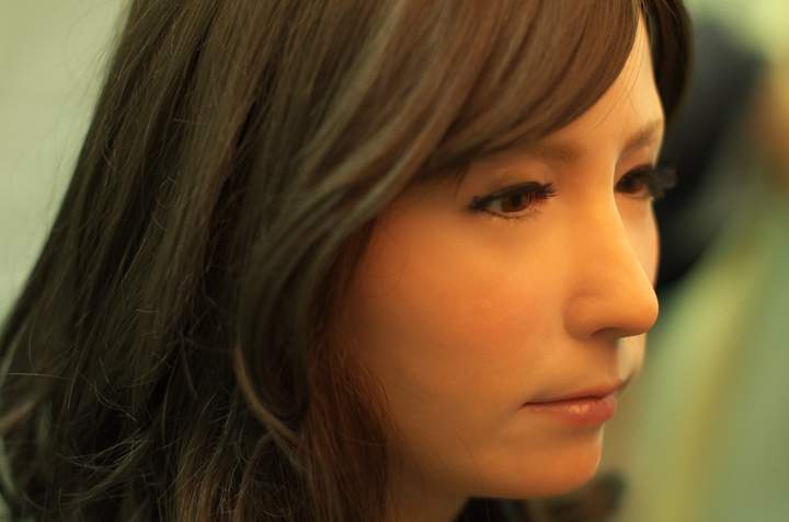 Hiroshi Ishiguro's Geminoid F. Does she make you feel uncomfortable?.