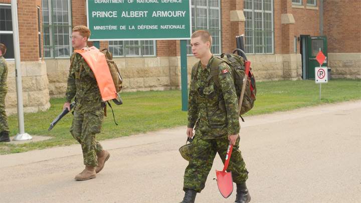Soldiers arrive in northern Sask. to help battle wildfires