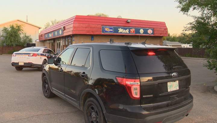 Man armed with a knife robs Mac’s store on 33rd Street West in Saskatoon.