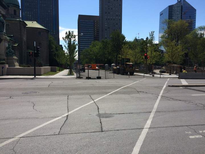 De la Cathédrale Street has been closed since May 22, 2014.