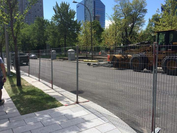 De la Cathédrale Street has been closed since May 22, 2014.