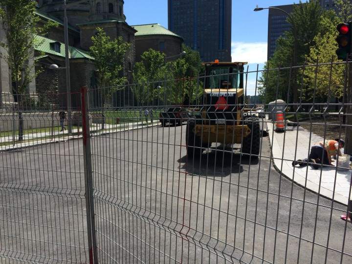 De la Cathédrale Street has been closed since May 22, 2014.