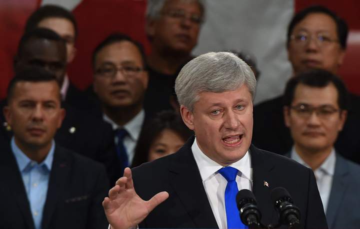 Conservative  leader Stephen Harper makes a campaign stop at Novo Plastics in Markham, Ont., on Thursday, August 27, 2015. 