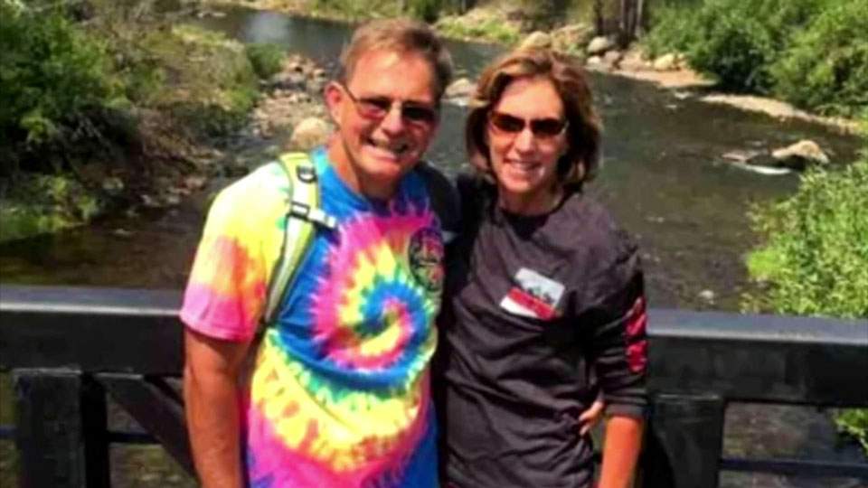 Oklahoma man uses backward half-court shot talent to raise kidney donation awareness - image