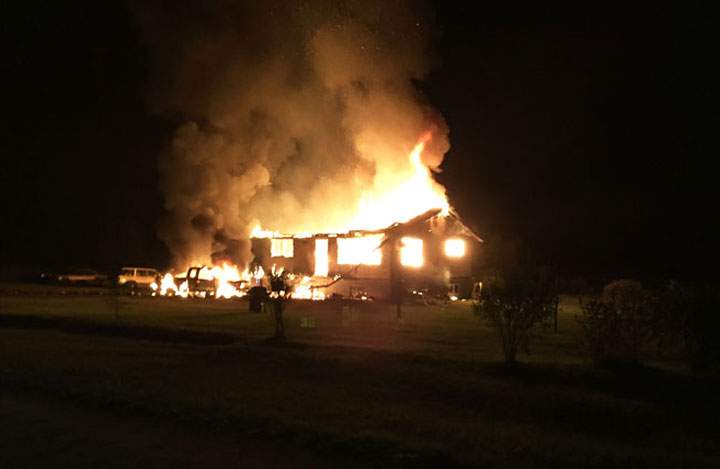 A Good Samaritan went into a burning house on a Saskatchewan First Nation and rescued a woman on Monday.