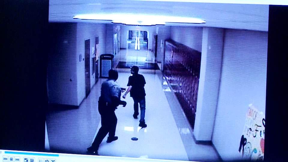 Oklahoma officer admits to punching student in face, placed on administrative leave - image
