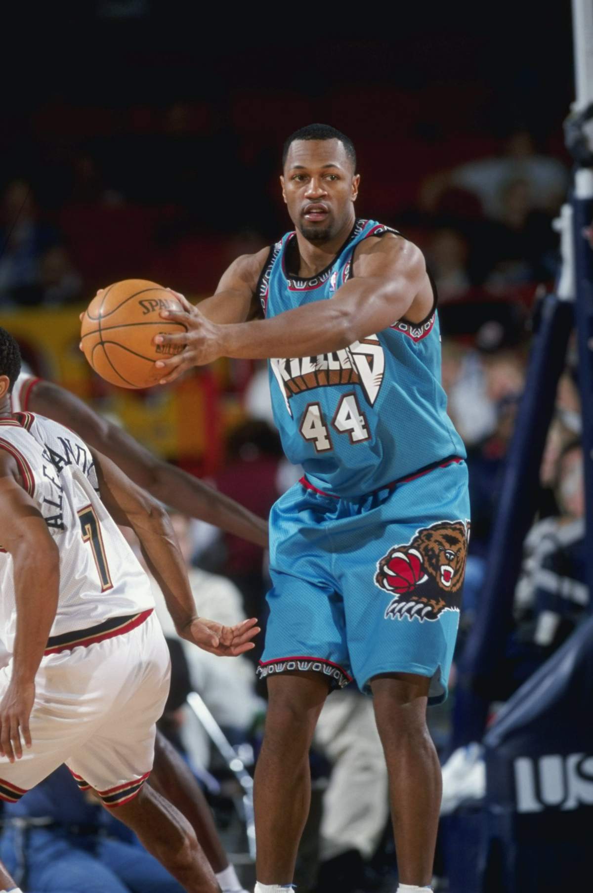 7. Tony Massenburg (156 games, 1997-1999/2000-2001): The only person to have two different stints with the Vancouver Grizzlies, Massenburg alternated as a starter and depth forward in his three years in Vancouver.