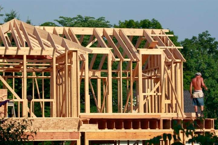 Real estate is ‘overvalued’ across much of the country, CMHC warns - image