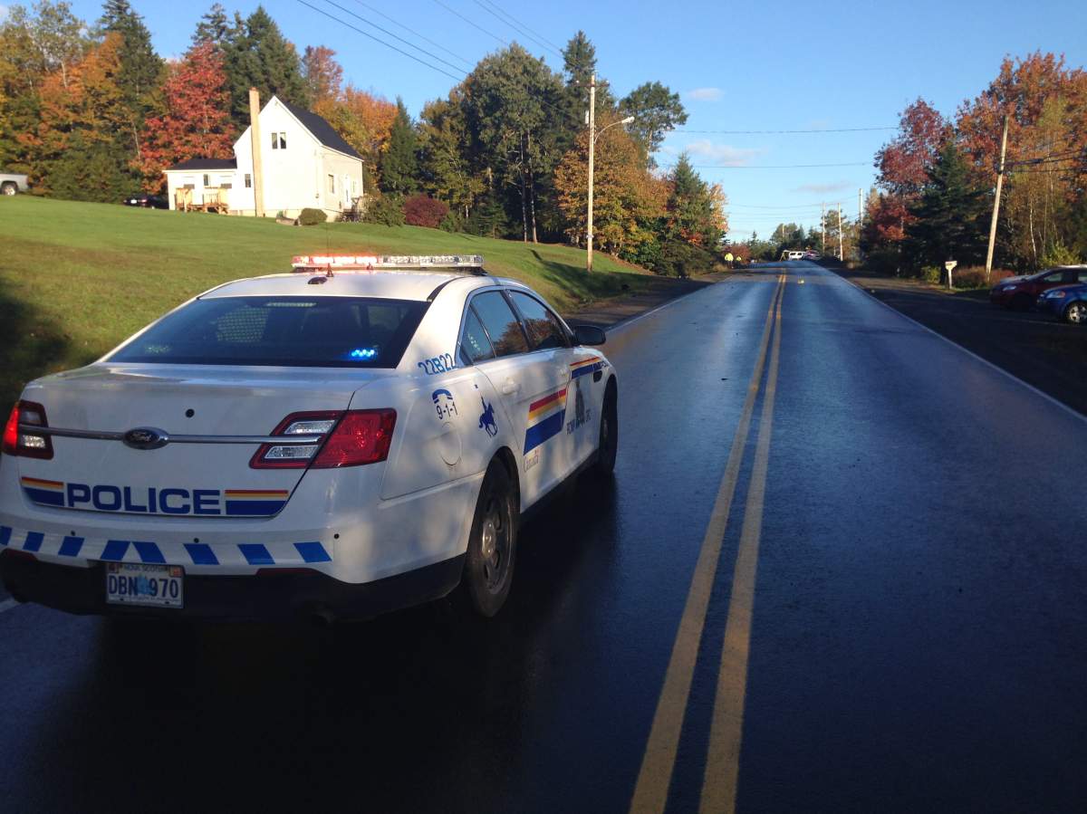 RCMP remain at the scene of a fatal crash in Beaverbank, N.S.