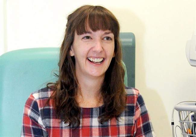 UK doctors say nurse suffering Ebola relapse has improved - image