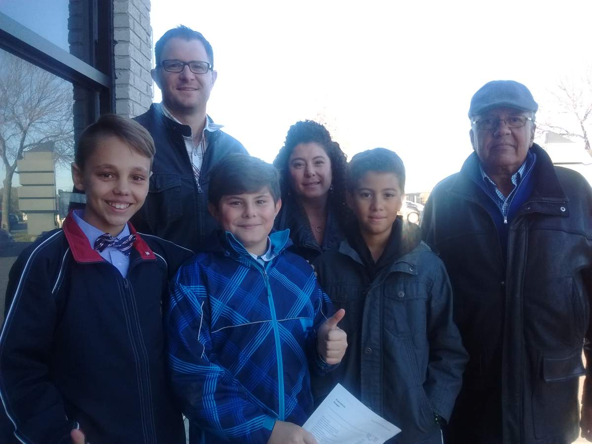 Primary school student talks education cuts with MNA - image