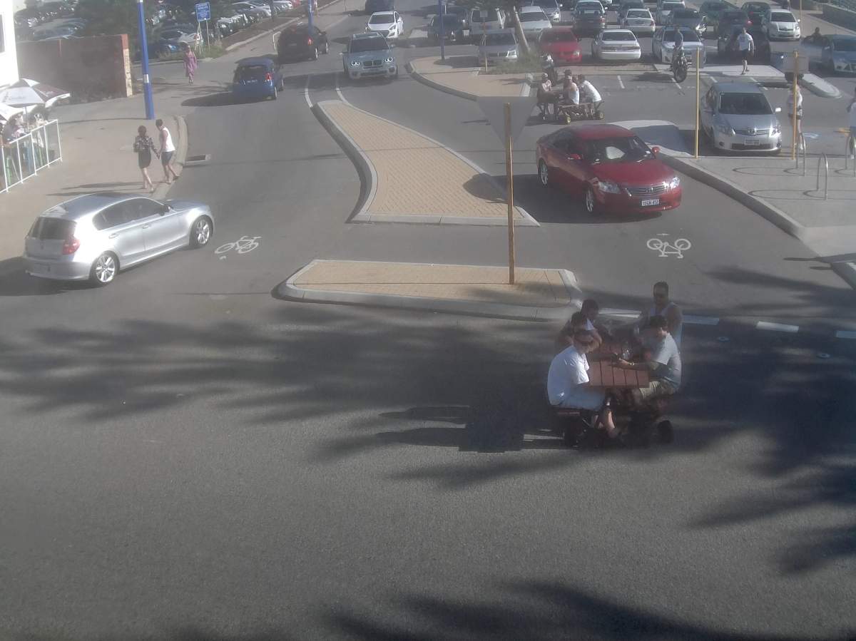 Caught on Camera: Motorized picnic tables drive down the street in Australia - image