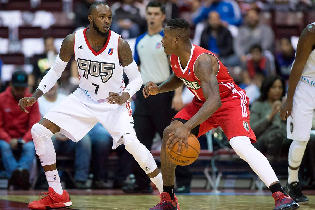 Raptors 905 guard Nick Wiggins (left) guards Maine Red Claws' Terry Rozier during first half NBA Development League action at the Hershey Centre in Mississauga, Ontario Thursday November 19, 2015.