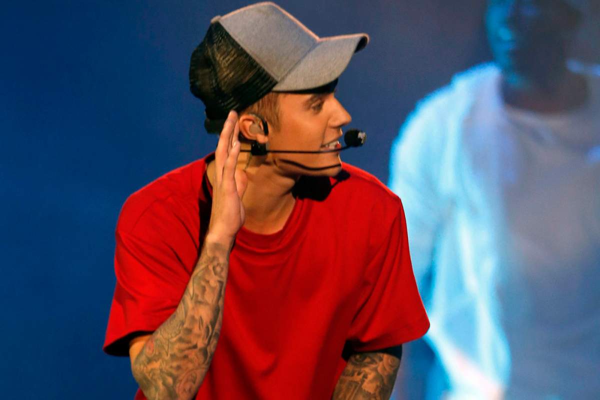 Justin Bieber performs during the MTV European Music Awards in Milan, Italy, Sunday, Oct. 25, 2015. ().