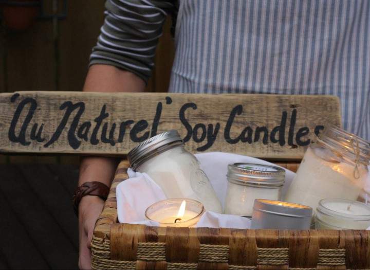 Centrally located in Vaudreuil-Soulanges, all of Lianne Guimond’s candles are hand poured with colour-free vegetable soy wax.
