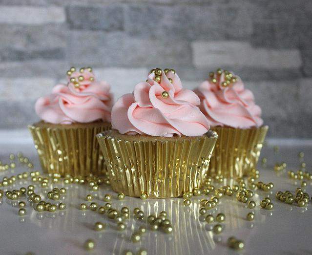 Baker Jenna Wordsworth creates scrumptious cupcakes with quality ingredients and specializes in bringing her clients’ wildest cupcake dreams to life with handmade custom toppers.