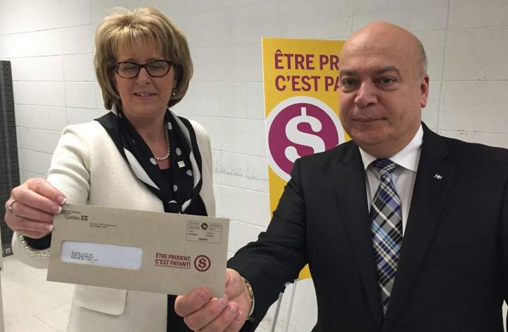 Quebec drivers will pay less for their driver's licences, says Transport Minister Robert Poeti, Thursday, November 19, 2015.