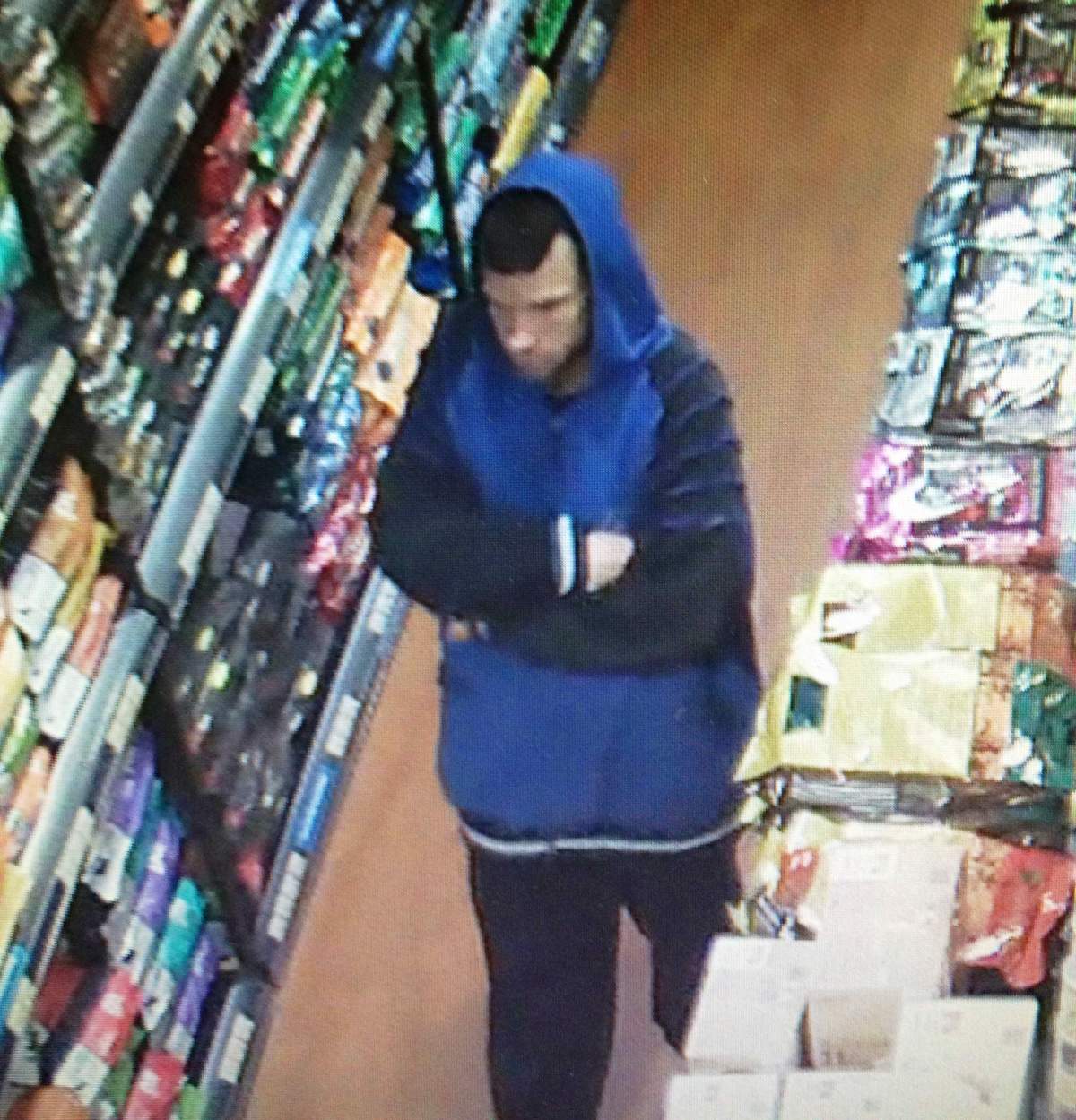 Vernon thief targets poppy donations - image