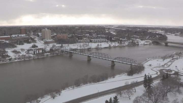 Wintry weather wreaks havoc on Saskatoon roadways - image