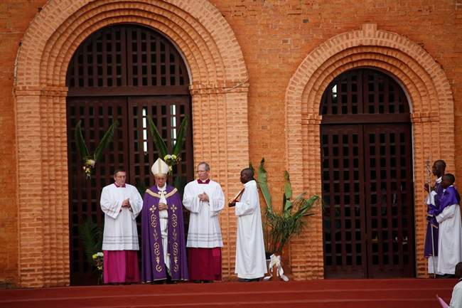 Pope Francis arrives at Notre Dame cathedral in Bangui, Central African Republic on the third leg of his Africa trip Sunday Nov. 29, 2015. (AP Photo/Jerome Delay).