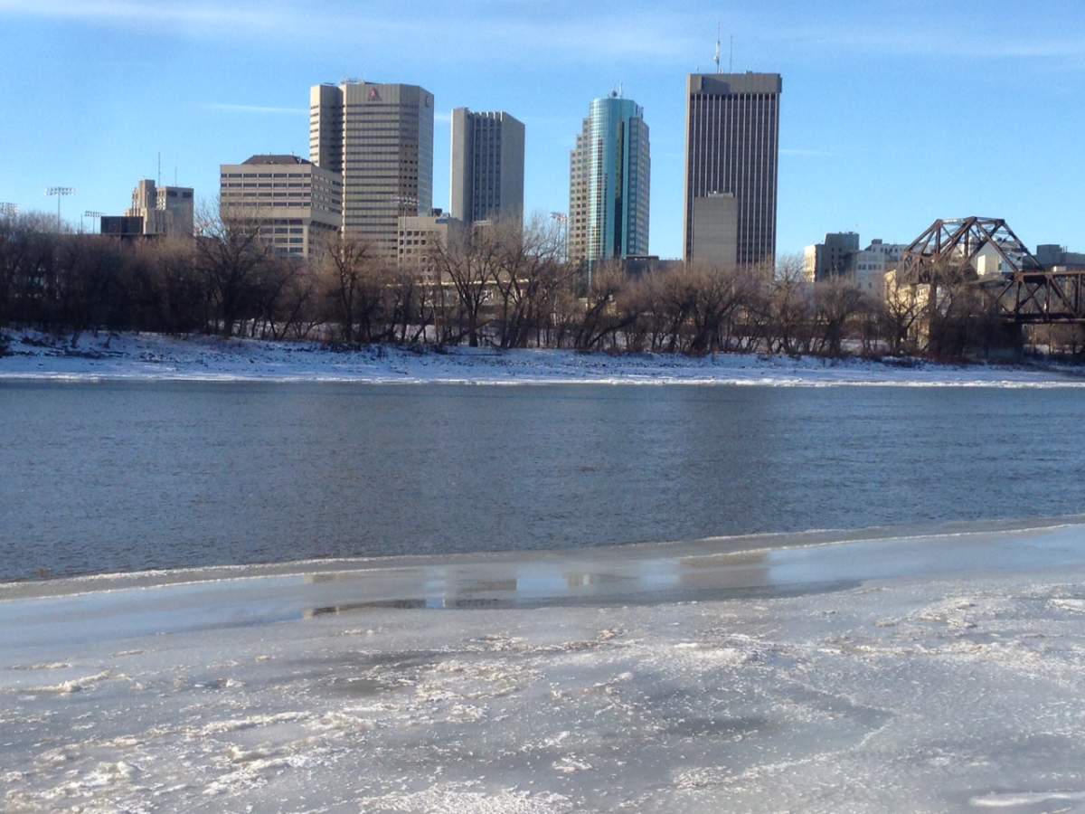 Province issues freeze-up advisory for lakes and rivers.