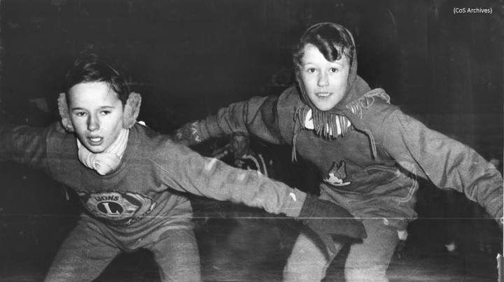 An image from 1932 of two young Lions speed skaters.