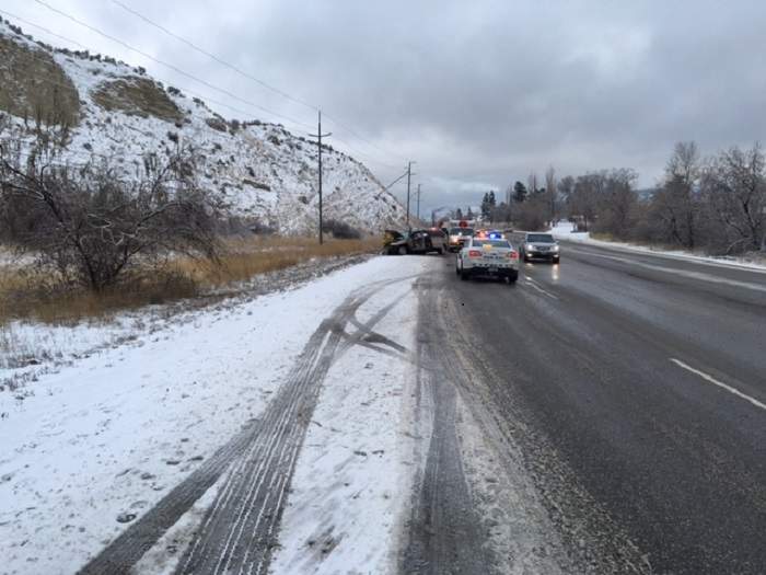 Police looking for good Samaritans who helped victims of Christmas Eve crash - image