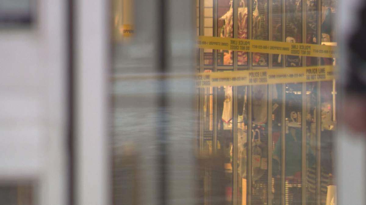 Man stabbed at Bonnie Doon Mall - image