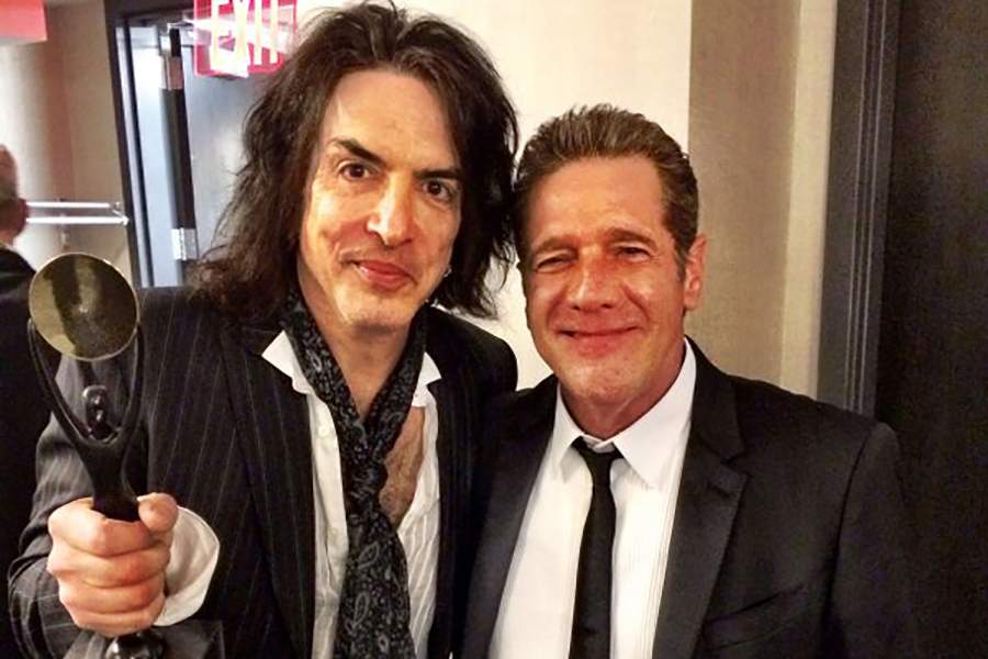 Kiss singer Paul Stanley shared a moment with Glenn Frey at the Rock and Roll Hall of Fame in Cleveland on Twitter Monday.