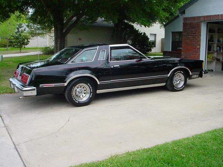 Police are looking for a 1979 Ford Thunderbird, similar to the one above, that was stolen from a north Edmonton home where a man was found dead on Jan. 7, 2016.