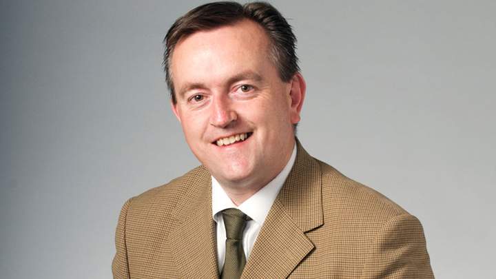 The University of Saskatchewan has named Martin Phillipson as the next dean at the College of Law.