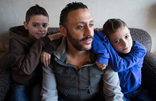 Pepper spraying fails to deter Syrian refugees - image