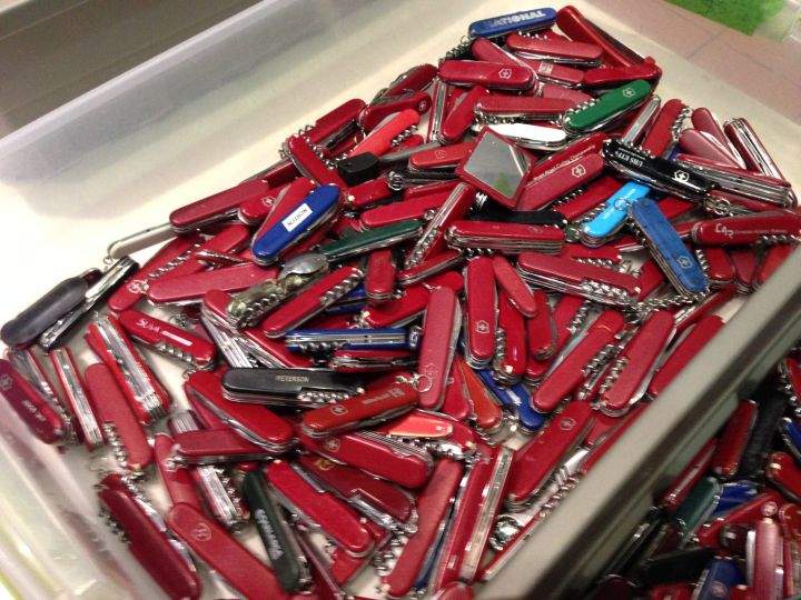 YYC airport knives