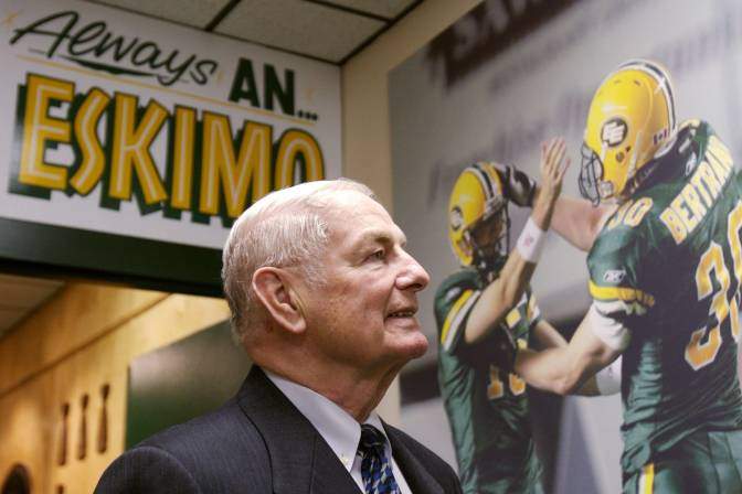 Former Alberta Premier Don Getty reminisces about his Edmonton Eskimos teammate quarterback Jackie Parker in the Eskimos locker room, Tuesday Nov. 7, 2006. 